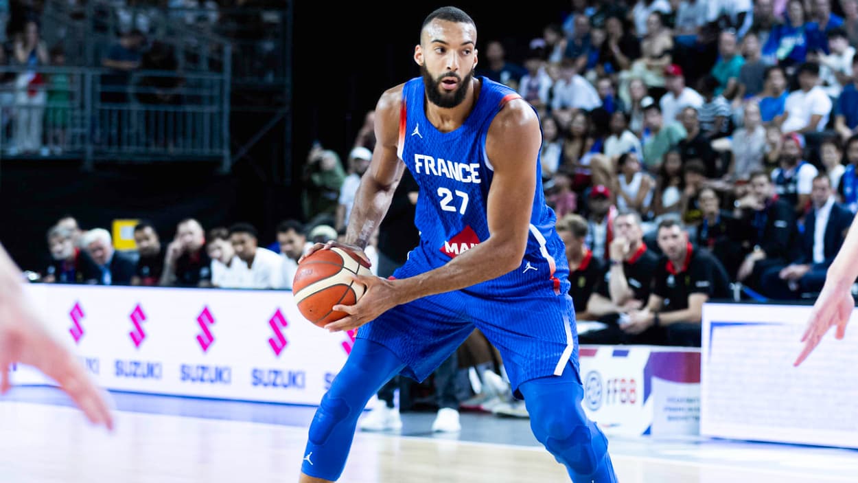 Rudy Gobert (France) making a pass Rudy Gobert (France) making a pass