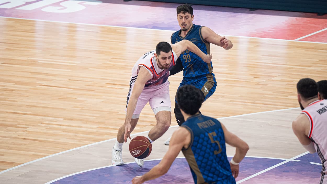 Sebastian Herrera (Paris Basketball) dribbling against Saint-Quentin Sebastian Herrera (Paris Basketball) dribbling against Saint-Quentin