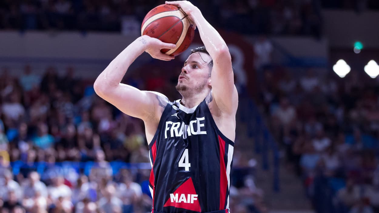 Thomas Heurtel with the French national team in 2019 Thomas Heurtel with the French national team in 2019