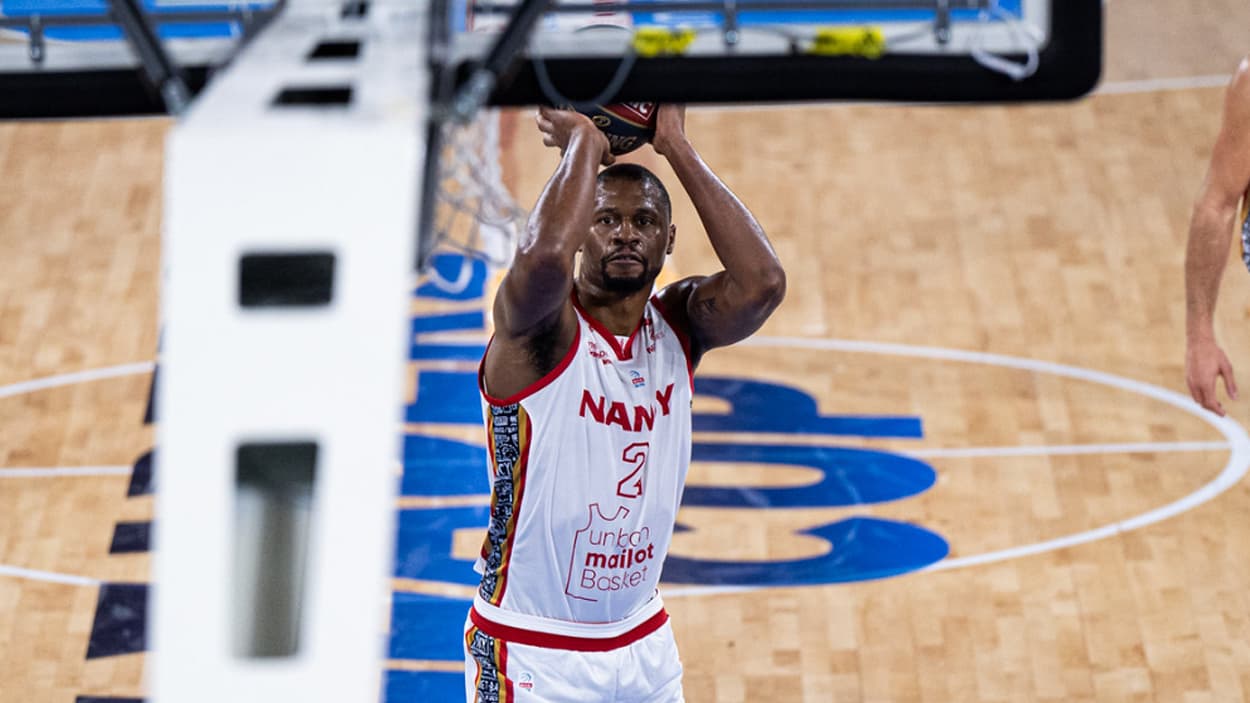 Tyren Johnson (Nancy) at the free throw line against Bourg-en-Bresse Tyren Johnson (Nancy) at the free throw line against Bourg-en-Bresse