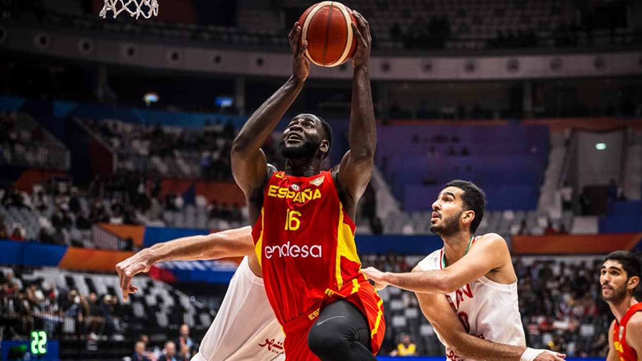 Usman Garuba avec l'Espagne en 2023 Usman Garuba avec l'Espagne en 2023