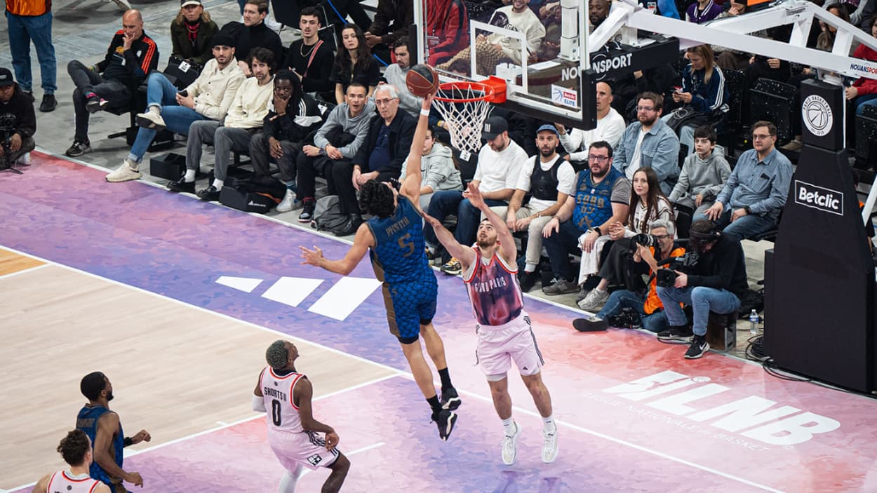William Pfister (Saint-Quentin) layup against Paris Basketball William Pfister (Saint-Quentin) layup against Paris Basketball
