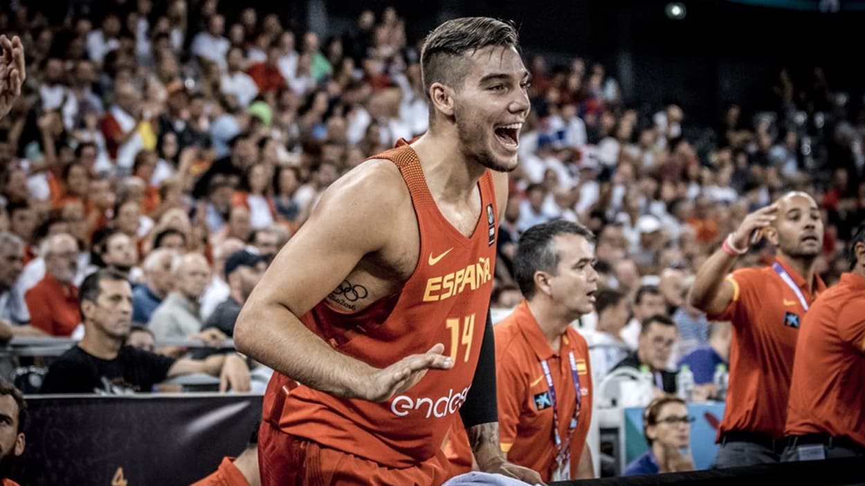 Willy Hernangomez with Spain in 2017 Willy Hernangomez with Spain in 2017