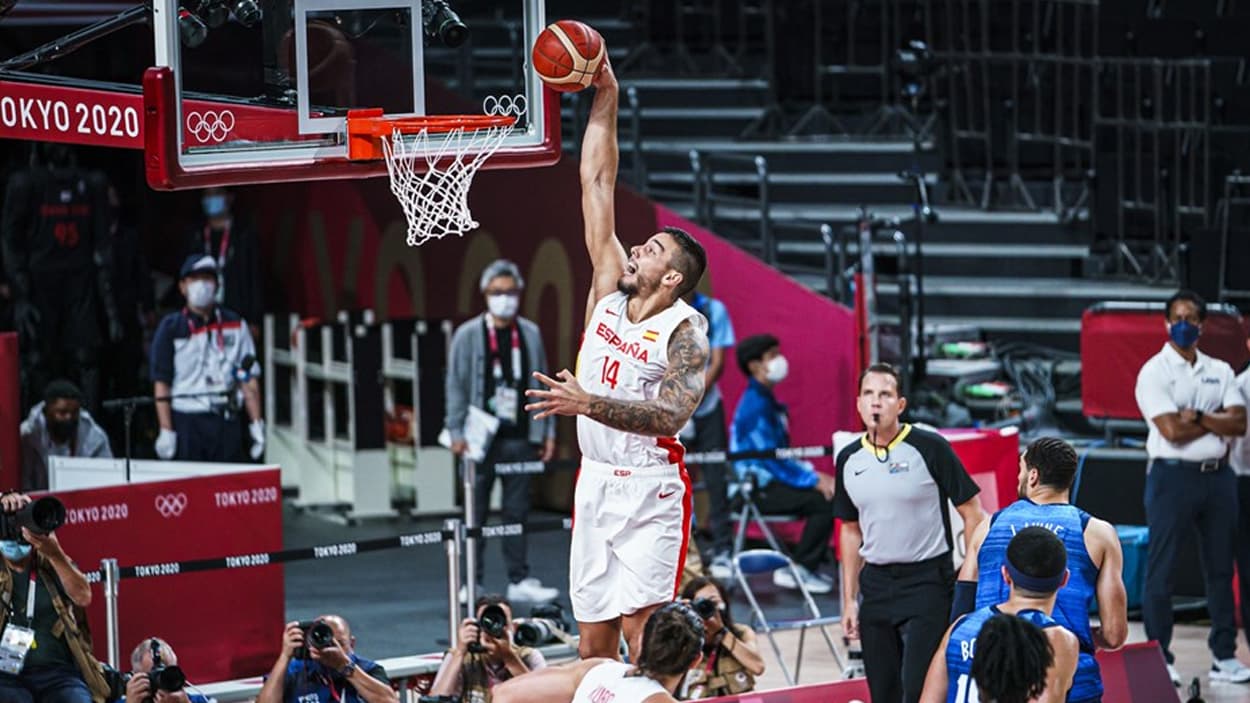 Willy Hernangomez with Spain in 2021 Willy Hernangomez with Spain in 2021