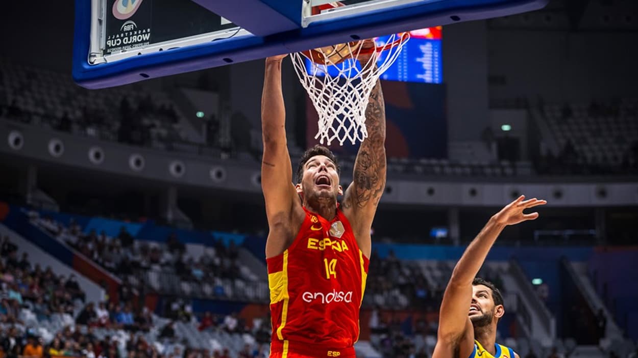 Willy Hernangomez with Spain in 2023 Willy Hernangomez with Spain in 2023