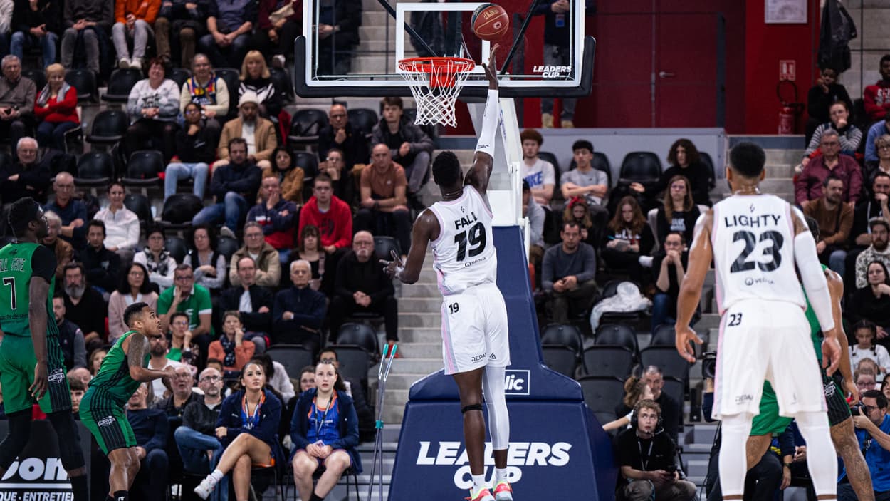 Youssoupha Fall (ASVEL) going for a layup against Nanterre Youssoupha Fall (ASVEL) going for a layup against Nanterre